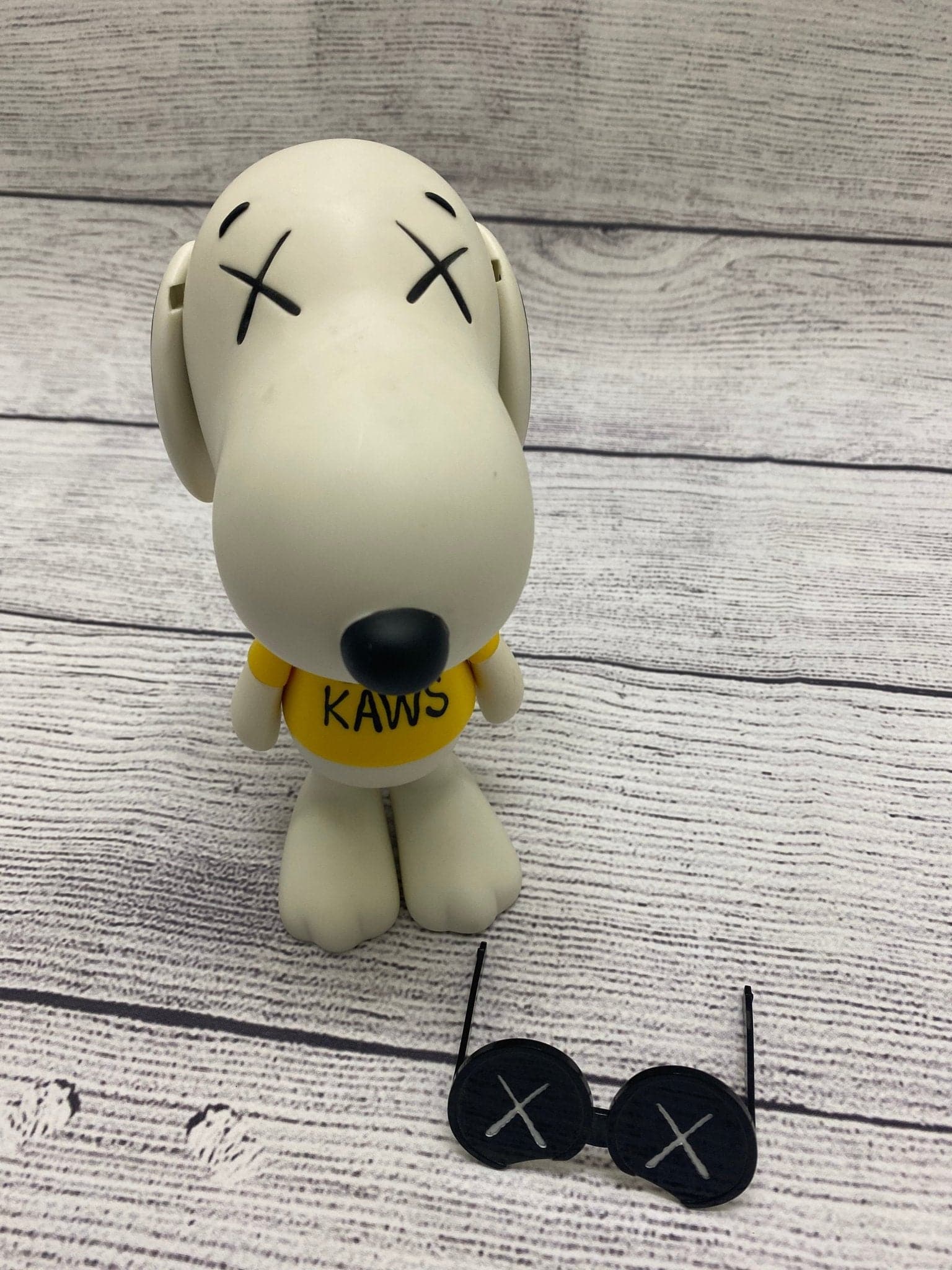 Kaws x Peanuts Joe Snoopy Vinyl Figure White (Displayed) – The