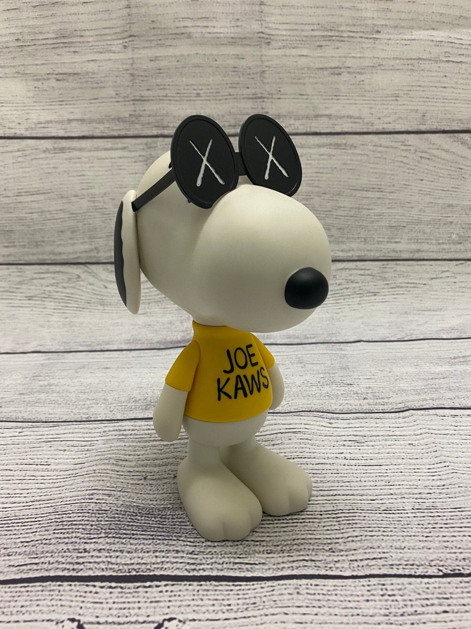 Kaws x Peanuts Joe Snoopy Vinyl Figure White (Displayed) – The Magnolia Park
